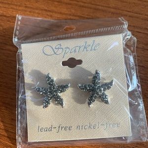 Silver rhinestone starfish earrings ✨3 for $13✨